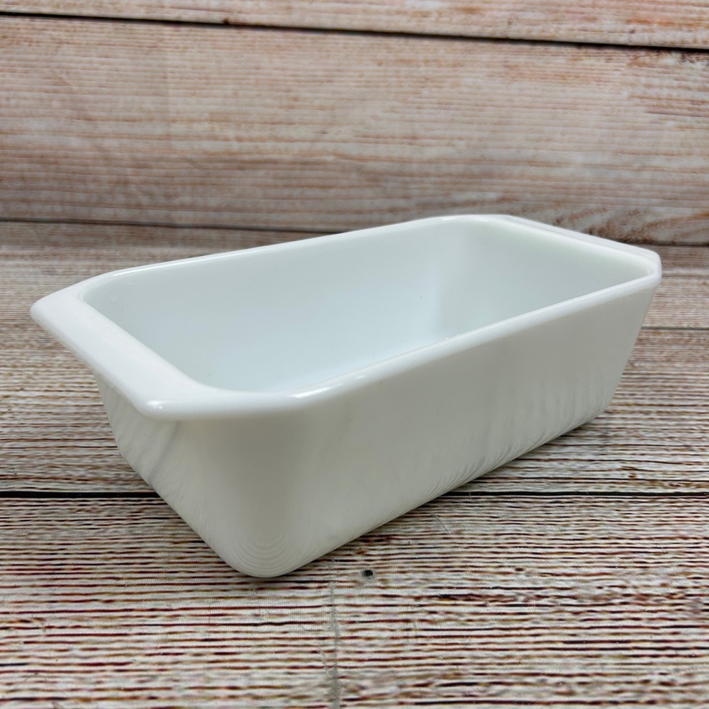 Vintage Pyrex 913 Milk Glass Loaf Pan White Rectangular Baking Dish 1.5 Quart
